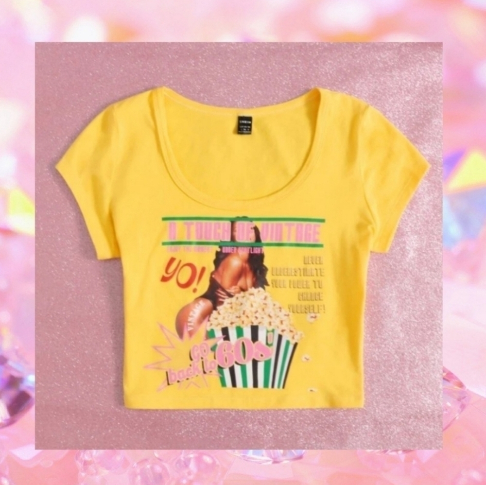 Baby Tee Graphic Crop Top Short Sleeve Tee in Yellow Multi, Size XL